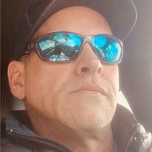 Meet your Posher, Raymond